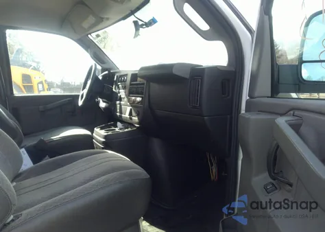 2017 Chevrolet Express Cargo Van z USA, uszkodzony, nr VIN 1GCWGBFF9H1307332